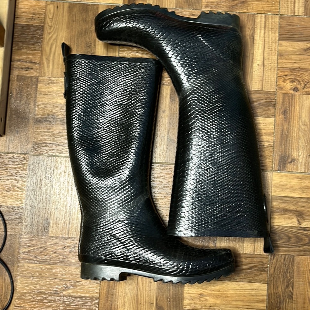 Stuart Weitzman Black Reptile Textured Rain Boots
